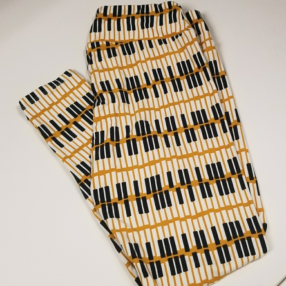 Lularoe leggings Tall & Curvy